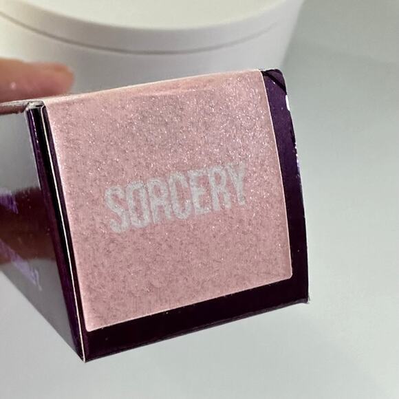 JEFFREE STAR COSMETICS The Gloss in Sorcery Lip Gloss 4.5 ML - NIB - Picture 6 of 9